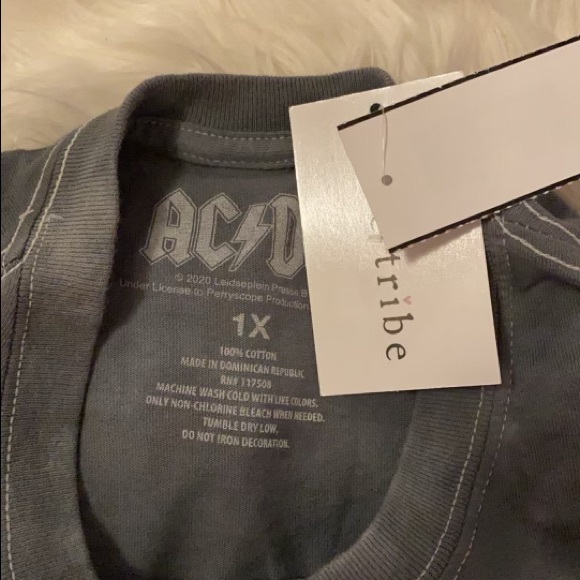 AC⚡️DC T-Shirt - Picture 5 of 6